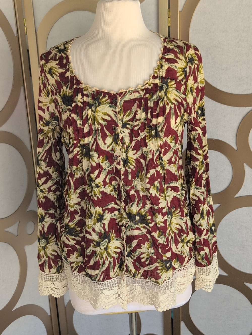 Women's Floral Crochet-Hem Long Sleeve Top - Burgundy